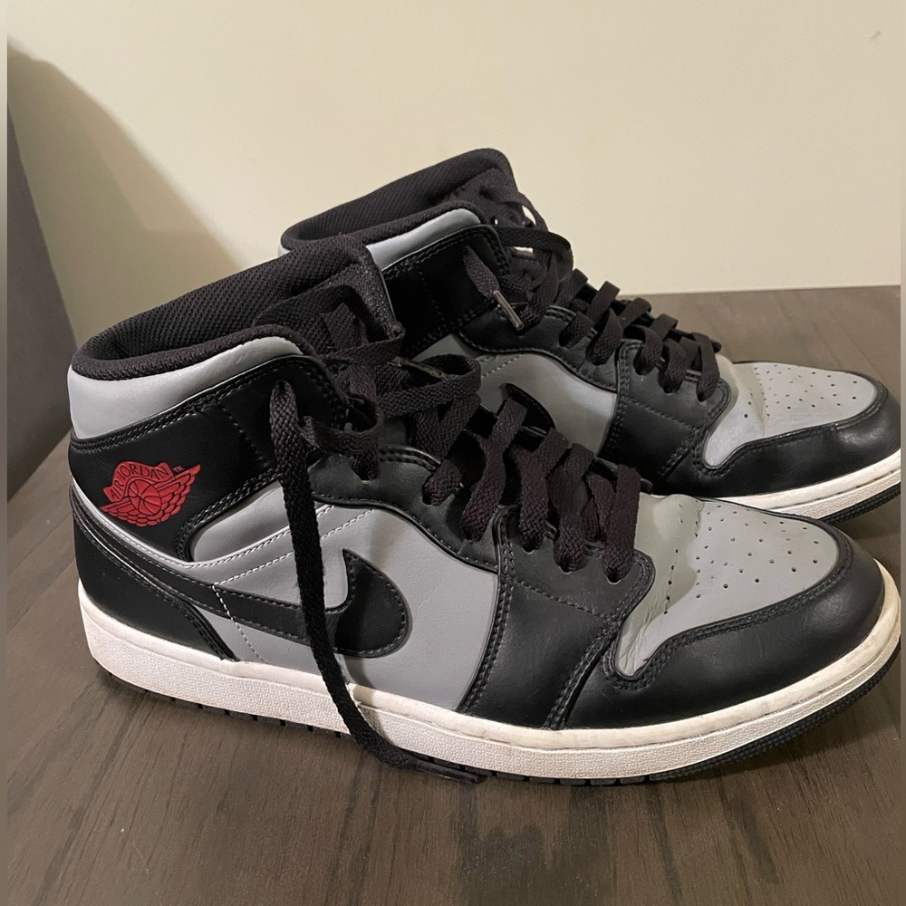 Jordan 1 Mid Shadow